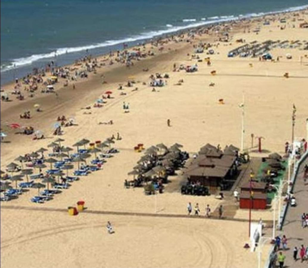 Apartamento A Pie De Playa. Cádiz Exterior foto